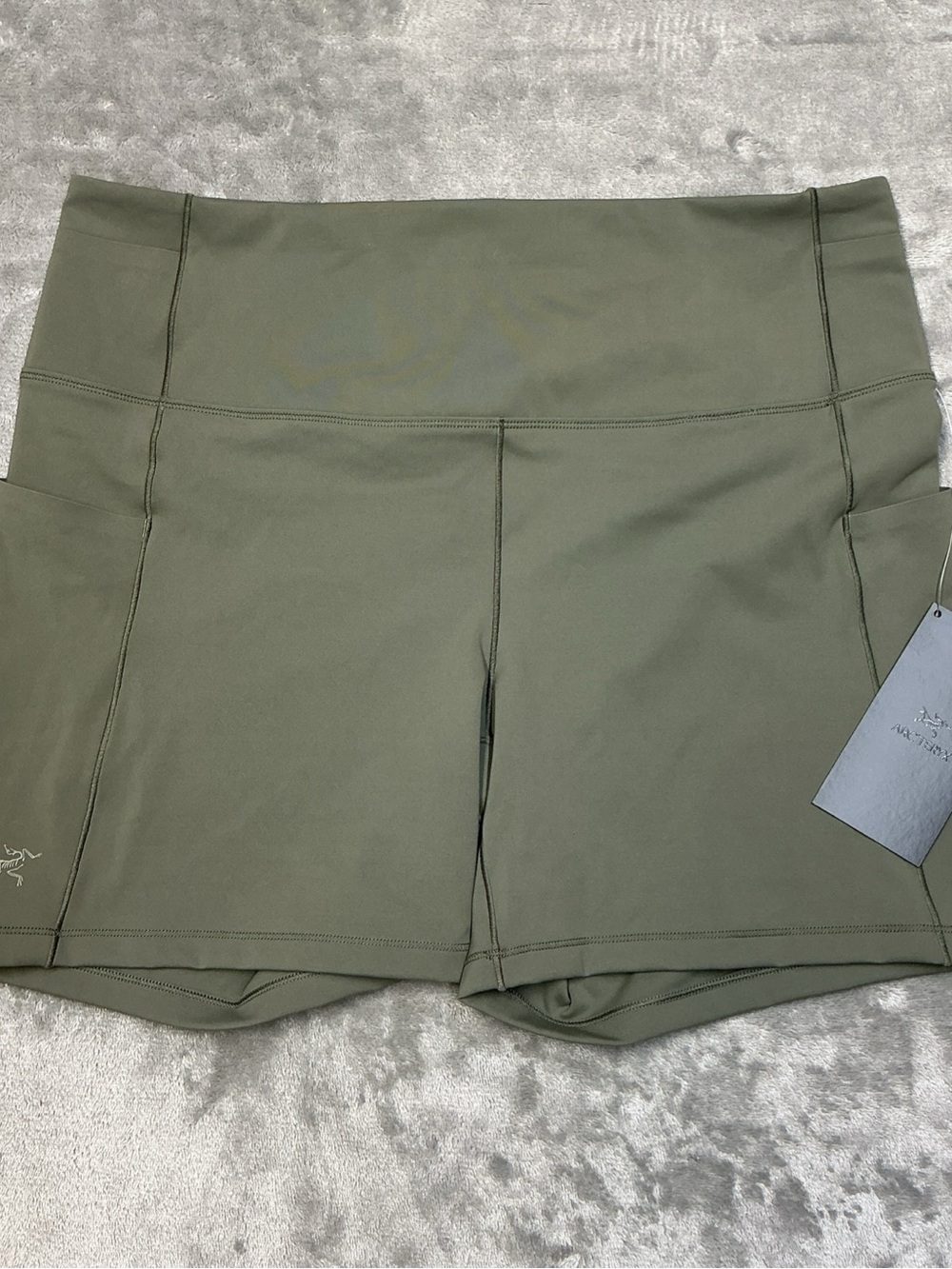 Arcteryx Essent High Rise Shorts 5” Women’s 16 Forage pull on L0851160 NEW